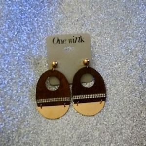 ACCESSORIES/EARRINGS